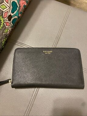 Kate Spade oversized black zip-around leather wallet/organizer w gold logo; NWOT